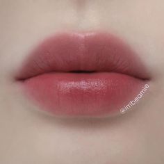 Sassy Aesthetic, Aesthetic Kiss, Kiss Sticker, Lips Inspiration, Bentuk Alis, Korean Lips, Lips Photo, Makeup Lips, روتين العناية بالبشرة