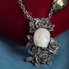 Skull Necklace Gift for Her Roses Never Die Pearl Carved Skull - Etsy Skeleton Hand Holding Rose, Hand Holding Rose, Skeleton Hand Holding, Skull Shape, Halloween Pendant, Carved Skull, Ombre Lips, Halloween Necklace, Jewelry Dainty