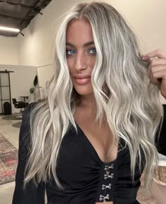 Blonde Framed Face Highlights, Blonde Ashy Hair, Ashy Platinum Blonde Hair, Long Hair Ideas, Ashy Blonde Hair, Ashy Hair, Hairstyle For Long Hair, Perfect Blonde Hair, Dark Blonde Hair Color