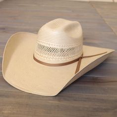 Horse Stampede, Cowboy Hat Women, Straw Cowboy Hats, Diy Leather Belt, Cowboy Hats Women, Womens Straw Hats, Kimes Ranch, Cowgirl Accessories, Southern Outfits