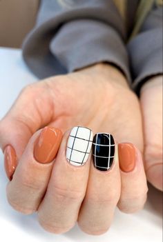 Contrast Nail Designs, Fall Nails White Tips, Beginning Of Fall Nails Short, Fall Nails Stripes, Fall Nail Simple Designs, September Nail Ideas Simple, Easy Diy Fall Nails Simple, Fall Checkerboard Nails, Simple At Home Nail Designs