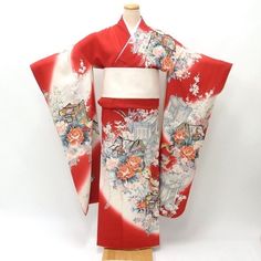 A vintage red Furisode Kimono robe with traveling cart and flowers.  Wear this long sleeve Japanese Dress for your special events, or hang it in your home as a display. Item: Furisode Silk Kimono No. frs001 Size: US  L   /  Length 62.5 inch (158.5cm), Width 25.5 inch (65cm). Design :  Traveling Cart & flowers. Condition: Used, Very Good. Please check the photos. +Obi sash is not included. Need a KIMONO RACK to hang this kimono?  Find it here: https://www.etsy.com/listing/1303669853/kimono-rack-j Traditional Red Dresses For Tea Ceremony, Vintage Floral Print Kimono For Wedding, Vintage Long Red Kimono, Vintage Red Long Kimono, Vintage Red Kimono For Wedding, Red Long Kimono For Wedding, Long Red Kimono For Wedding, Elegant Red Kimono For Wedding, Traditional Red Kimono For Tea Ceremony