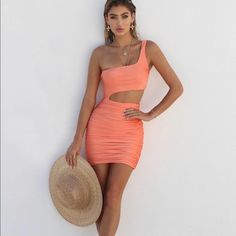 Never Before Worn & Sold Out Online, One Shoulder Dress, Bodycon With Cut Out. Ruched Fitting On The Side. Size Medium. Very Stretchy Tiger Mist Dress, Mist Color, Dresses One Shoulder, Tiger Mist, Dress Bodycon, On The Side, Dress First, Color Orange, One Shoulder Dress