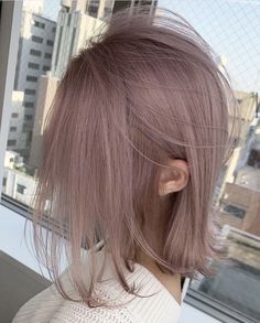 Pretty Outfits Korean Fashion, Light Hair Color Ideas For Short Hair, Subtle Hair Dye Ideas, Lavender Beige Hair, Korean Hair Dye Ideas, Korean Color Hair, Smoky Pink Hair, Korean Dyed Hair, Ashy Pink Hair