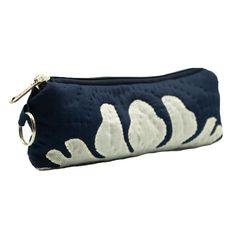 Cotton quilted pencil case with ginger pattern, with zipper for opening, Split keyring on one side, aloha print on inside with one interior zipper pocket. L x 8" (20cm) H x 3" (7.5cm) Art Pencil Case, Trendy Pencil Case, Pencil Cases For School, Pencil Pouch Aesthetic, Pencil Case Aesthetic, Cute Pencil Cases, Aesthetic Pencil Case, Back To School List, Cool Pencil Cases