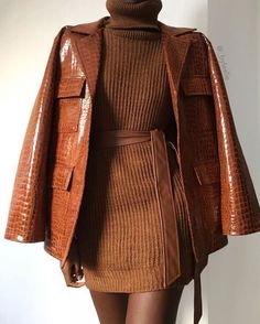 70s Outfits Modern, Unique Casual Outfits, Edgy Glam, Theatrical Romantic, Neue Outfits, Instagram Outfits, Looks Chic, Casual Winter Outfits, Brown Dress