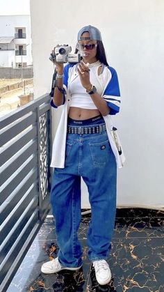 90s Outfit Hip Hop Street Styles, 90s Outfits Concert, 90s Outfits Black Women Hip Hop, Women’s 90s Hip Hop Fashion, 90 Street Style Hip Hop, 2000s Y2k Outfits Black Women, 90s 2000s Fashion Hip Hop, Y2k Fashion Street Styles 2000, 90s Overalls Outfit Hip Hop Women