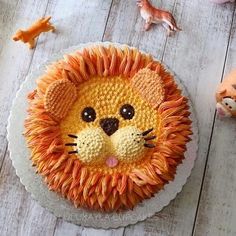 a cake decorated to look like a lion