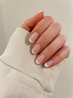 French Manicure Long Nails, Oval Nails French, French Manicure Nail Designs, Oval Acrylic Nails, Nagellack Trends, Powder Manicure, French Tip Nail Designs, French Manicure Nails, Dip Nails