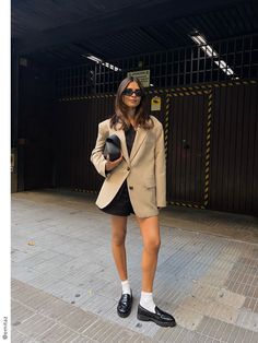 Franchesca Suede Black | Flattered.com Black Loafers Outfit, Loafer Outfits, Loafers Outfit, Skandinavian Fashion, Chique Outfits, Elegante Casual, White Socks, School Looks, Looks Street Style