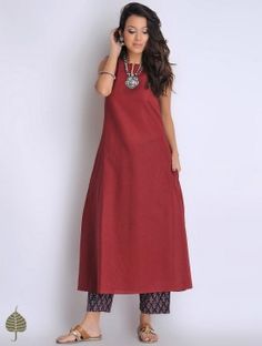 Sleeveless Kurti, Indian Kurti Designs, Trendy Outfits Indian, Sleeveless Cotton Dress, Ikat Dress, Simple Kurta Designs, Simple Kurti Designs, Casual Indian Fashion, Long Kurti Designs