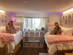 Aesthetic Dorm Room Ideas Two People, Pink And Grey Dorm Room Ideas, Dorm Room Ideas 2 People, Dorm Room Ideas Black Girls College, Pink And White Dorm, Pink College Dorm Room Ideas, Dorm Room Ideas For Girls College, Dorm Room Ideas Pink