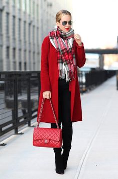 Red Winter Outfits, Outfits With Scarf, Red Coat Outfit, Comfortable Winter Outfits, Trendy Outfits Winter, Coat Trends, Trendy Winter, Fashion Blogger Style, Style Winter