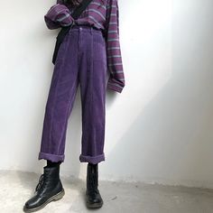 90s Retro Fashion, Retro Fashion Outfits, Purple Pants, Loose Trousers, Tumblr Outfits, Mode Inspo, Grunge Style, Retro Stil, Corduroy Pants