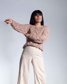 "NEW Chunky Cable knit alpaca Sweater is hand made with 100% Peruvian alpaca wool and in Peru. It makes us happy that you can enjoy a garment made with love in an ethical and sustainable way. We only work with the highest quality alpaca wool 89% Alpaca Huacaya / 11% Polyamide - 91% Alpaca Suri / 9% Polyamide - 100% Alpaca > Style: APU >Material : 100% PERUVIAN ALPACA >Bust: 15,74\" = 40cm > Length: 19,68\" = 50cm >Sleeve Length: 20,86\" = 53 cm Washing mode The washing must be hand-cleaned with Peruvian Alpaca, Sweater Chunky, Chunky Cable Knit, Alpaca Sweater, Knit Alpaca, Alpaca Yarn, Over Sized, Pullover Sweater Women, Alpaca Wool