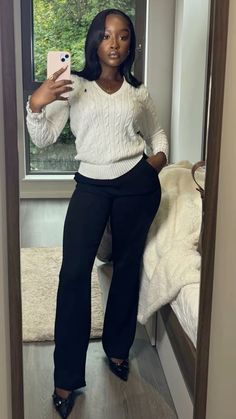 Interview Outfit Black Women, Professional Black Women, Corporate Outfit, Look Confident, Fashionable Work Outfit, Workwear Essentials, Office Chic