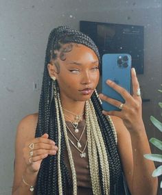 Blonde braids underneath black braids Cute Box Braids, Big Box Braids Hairstyles, Blonde Braids, Box Braids Hairstyles For Black Women, Braids Hairstyles Pictures, Cute Box Braids Hairstyles, Quick Braided Hairstyles, Protective Hairstyles Braids, Box Braids Styling