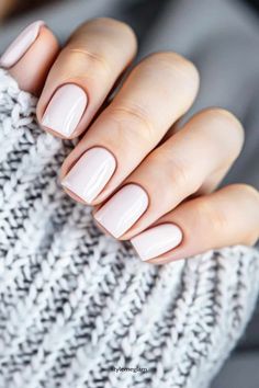 37 Summer Neutral Nails You Can Recreate Easily Bright Summer Nails, Summer Toe Nails, Basic Nails