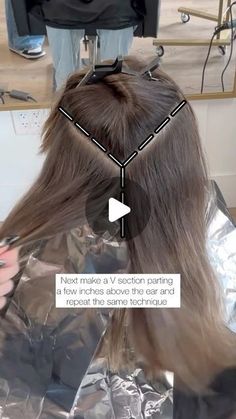 Medium Brown With Blonde Balayage, Thick Weave Highlights, Balayage Hair Foil Placement, Partial Highlights Foil Placement, How To Apply Highlights To Hair At Home, Balayage Hair Videos Technique, Sectioning For Partial Highlight, Bayalage Foil Placement, Parting Hair For Highlights