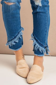 Distressed Mid Rise Skinny Denim Pants Cheap Women's Pants With Frayed Hem, Cheap Dark Wash Pants With Frayed Hem, Affordable Fashion Women, Trendy Top, Style Jeans, Jeans Material, Trendy Tops, Olivia Mark, Affordable Fashion