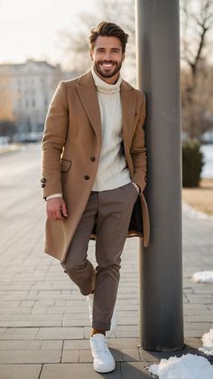 Camel Coat Men, Mens Clothing Styles Streetwear, Winter Outfits For Men, Mantel Outfit, Paris Mens Fashion, Outfits For Men, Trendy Mens Fashion, Men Stylish Dress