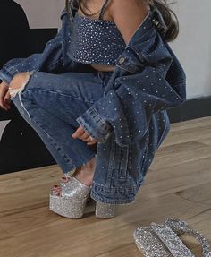 Top Jeans, Stylish Dress Book, Jeans Fashion, Fashion Attire, Performance Outfit, Stage Outfits, Fashion Outfit, Sabrina Carpenter