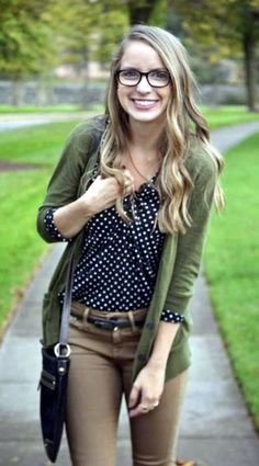 Army Green Sweater, Teaching Outfits, Pullover Outfit, Teacher Outfit, Mode Casual, Green Cardigan, Outfit Trends, Cardigan Outfits, Teacher Outfits