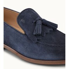 Loafers in velvety suede with fringe and tassels, stamped Tod's monogram, leather outsole with rubber injection and a rubber heel with a horse-shoe shape. Classic Suede Moccasins With Tassels, Tassel Loafers With Suede Lining For Galas, Suede Wingtip Tassel Loafers For Galas, Classic Suede Tassel Loafers For Galas, Luxury Suede Tassel Loafers With Brogue Detailing, Suede Tassel Loafers With Rubber Sole For Galas, Suede Tassel Loafers For Galas, Luxury Suede Tassel Loafers With Rubber Sole, Formal Suede Loafers With Tassels