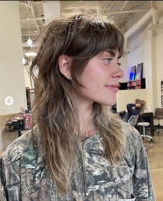 Mullet Shag Long Hair, Shag Grunge Hair, Women Shaggy Mullet, Womens Long Mullet, Shag Hair Curtain Bangs, Straight Textured Hair, Long Haired Mullet, Wolf Cut With Straight Bangs, Slight Shag Haircut