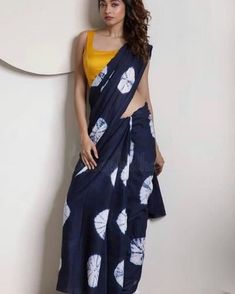 Indigo Saree, Mulmul Saree, Saree Jackets, Tye And Dye, Saree Blouse Styles, Saree Wearing Styles, Cotton Saree Designs, Modern Saree, Tie Dye Outfits