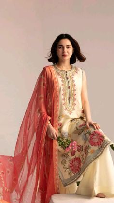 Summer Kurti, Long Kurti Designs, Unstitched Dress Material, Pakistani Dress Design, Stylish Dress Designs, Desi Fashion