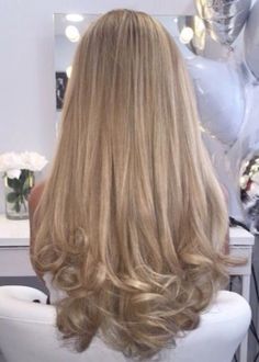 Curled Ends, Blonde Hair Inspiration, Hair Curly, Hair Inspo Color, Aesthetic Hair, Curled Hairstyles