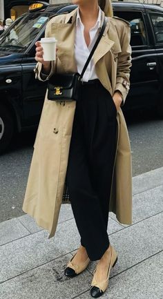 Ballet Flats Outfit, Adrette Outfits, Stile Boho Chic, Work Women, Trench Coat Outfit, Look Formal, Flats Outfit, Blazer Outfit