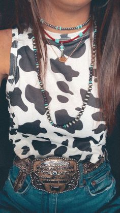 Cow Print Western Outfit, Cute Western Tops, Trendy Cowgirl Outfits, Punchy Outfits, Cute Western Outfits, Western Girl Outfits