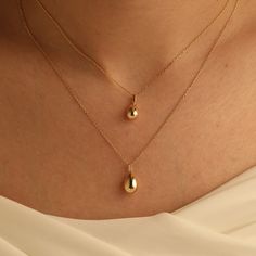 14K Real Solid Gold Cremation Urn Tear Drop Necklace, Gold Ash Holder Drop Charm for Pet Ashes, Keepsake Pendant for Human, Keepsake Jewelry ▷ Premium Gift Package ▷ Funnel Set ▷ Free Engraving ▷ Express Cargo ▷ Personal Handwriting Engraving D E T A I L S - Material: 14K (585), 18K (750) Real Gold (Genuine, not plated or filled) - Handcrafted with care C U S T O M I Z E Craft your jewelry into a reflection of your unique essence! Transform your jewelry with our curated collection of bespoke adornments, featuring personalized motifs, initials, engravings. Chain Thickness: * Chain #A: 0.85 mm * Chain #B: 1.05 mm * Chain #C: 1.35 mm C R A F T M A N S H I P  ‣ Each piece is meticulously handcrafted to order. ‣ Our commitment to quality is unwavering. Enjoy a lifetime warranty against manufact Jewelry With Ashes, Urn Necklaces For Ashes, Drop Necklace Gold, Delicate Jewellery, Ashes Necklace, E Craft, Urn Jewelry, Urn Necklace, Pet Ashes