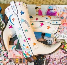 Can take up to 2-4 weeks for arrival.  We suggest going up 1/2 size Star Cowboy Boots, Shoes Western, Thick Heel Boots, White Cowboy Boots, Boots Thick, Star Boots, Cowboy Boots Women, Heels Boots, Moon Star