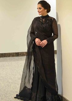 Pakistan Dress, Fancy Sarees Party Wear, Women Dresses Classy, Dresses Classy, Dress Design Patterns, Black Saree