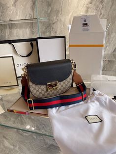 PRODUCT DETAILS Includes Shipping bags, dustbag sleeper, care manual, booklet, tag. Hand Bags For Women, Everyday Handbag, Gucci Crossbody, Top Handbags, Lv Handbags, Outfits Winter, Evening Clutch Bag, Bags Designer Fashion, Lunch Bag