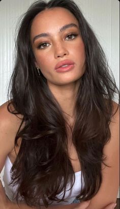 Natural Makeup For Brunettes With Brown Eyes, Brunette Makeup Looks Natural Brown Eyes, Brunette Brown Eyes, Sunkissed Makeup, Kelsey Merritt, Dark Brunette Hair, Brunette Makeup, Haircut And Color