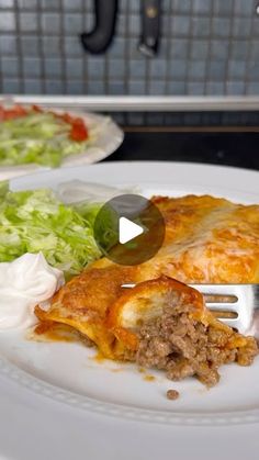 Carl Ol'Boy on Instagram: "EPISODE 3 - BACK OF THE BOX! We shifted from the box and are focusing on cans today! #FoodReview #Enchiladas 🥩🧀🥫
.
Easy Beef Enchiladas
.
1 lb Ground Beef
2 10oz cans  @oldelpaso Enchilada Sauce
1 1/2 cup Shredded Cheese
10 Flour Tortillas
.
Preheat oven to 375 degrees. Cook ground beef in a skillet over medium heat, drain fat. When browned, stir 3/4 cup of the enchilada sauce and 1 cup of cheese into the beef. Add a few large spoonfuls to each tortilla and roll up. Add to a greased baking dish, top with remaining sauce and cheese. Bake for 15-20 minutes. Enjoy!
.
#EnchiladasRojas #RecipeReview #OriginalSeries #FlourTortillas #RecipeSeries #AffordableMeals #30MinuteMeals #CheapEats #Enchilada #DinnerIdeas"