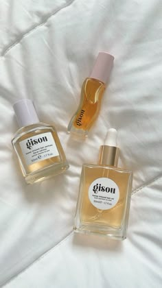 Gisou hair oil, gisou hair perfume, honey infused, gisou, lip oil, beauty creator, ugc creator, ugc germany Gisons Oil, Gisou Hair Perfume, Gisou Aesthetic, Gisou Products, Gisou Hair Oil, Gisou Lip Oil, Gisou Hair, Hair Care Kits, Cream Aesthetic