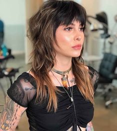 The Shaggy Mullet Is Trending and Here are 26 Awesome Ideas! Edgy Bangs, Modern Shag Haircut, Long Shag, Mullet Haircut, Bangs Long, Shag Hairstyles, Shag Haircut