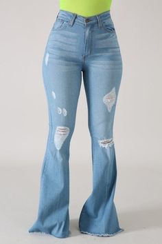 Jeans With Holes, Flare Jeans Style, Simple Kurti, Flare Denim Jeans, Pants Fit, Flare Leg Jeans, Light Blue Jeans, Jeans Distressed, Blue Outfit