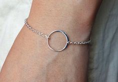 Hypoallergenic Adjustable Open Circle Jewelry, Adjustable Circle Chain Bracelet For Gift, Karma Bracelet, Circle Chain, Personalized Memorial Gifts, Silver Bridesmaid, Wedding Simple, Circle Bracelet, Hammered Sterling Silver