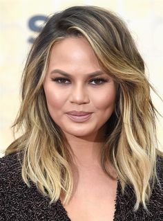 Haircuts For Round Face Shape, Fat Face Haircuts, Hairstyles For Fat Faces, Hairstyle For Chubby Face, Round Face Haircuts, Chrissy Teigen, Short Haircut, Blonde Bobs, Haircuts For Long Hair