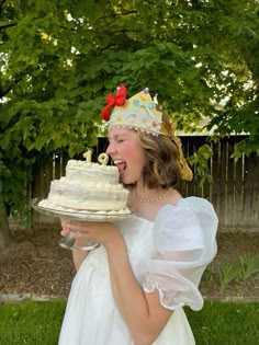 Birthday Hat Aesthetic, Birthday Crown Aesthetic, Birthday Crowns, Cute Birthday Party, Birthday Babe, Golden Birthday, Birthday Crafts, 19th Birthday