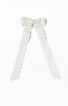 Complete your hairstyle with the Cream Ribbed Single Loop Bow Barrette from LA Hearts. This stylish accessory features a ribbed bow design that adds a touch of sophistication and charm to any look.


	Ribbed bow fabric
	Barrette closure Elegant White Hair Accessories With Decorative Bow, Classic White Bow With Butterfly Knot, Elegant Cream Bow With Ribbon Detail, Elegant Cream Bow With Ribbon, Chic White Satin Bow, Classic White Bow With Ribbon, Chic White Bow With Ribbon, Slim Fit Cargo Pants, Bow Fabric