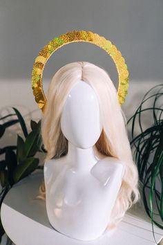 Hello, I would like to introduce you our new beautiful holographic halo crown. :) This headband is tuned to gold. It is made of durable materials, but at the same time the headband is light and comfortable to wear. The crown will be a great addition to fine art photography, it will serve every skilful photographer or make-up artist. You can use it not only for wedding photography, it is suitable as a prop for pregnancy photo-shoot. This unique fashion accessory will enhance your festival outfit, Halo Crown Diy, Festival Crown, Halo Headpiece, Crown Halo, Festival Headpiece, Holographic Gold, Halo Crown, Diy Crown, Halo Halo