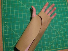 Diy Fingerless Gloves, Fingerless Gloves Pattern, Fingerless Leather Gloves, Gloves Pattern, Wrist Warmers, Clothes Sewing Patterns, Leather Diy, Leather Gloves, Mitten Gloves