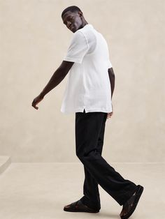 We reimagined our signature pique polo as a resort shirt using a luxurious linen fabric, one we love for its beautiful texture and its ability to stay cool and crisp even in heat and humidity.  Standard fit.  Point collar and button front.  Chest pocket.  Straight hem.  Standard fit.  Short sleeves.  Hip length.  Model: Size M, 6'2" (188cm). Resort Shirt, Denim Coat Jacket, Men Shirt Style, Luxury Linen, Swimwear Cover Ups, Black Wrap Dress, Rugby Shirt, Tie Shoes, Shirt Skirt